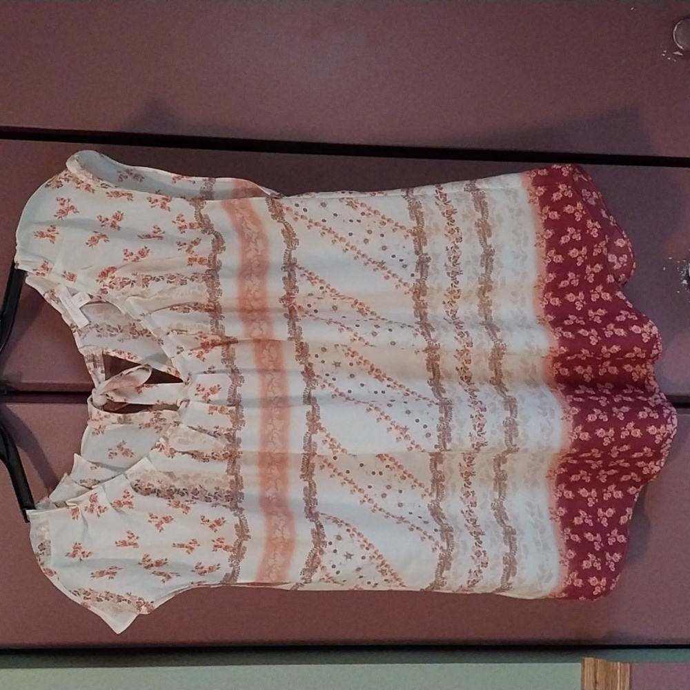 Lauren Conrad short sleeve top.